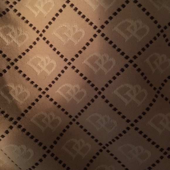 Dooney and Bourke - large handbag.  Like New! - Picture 4 of 4